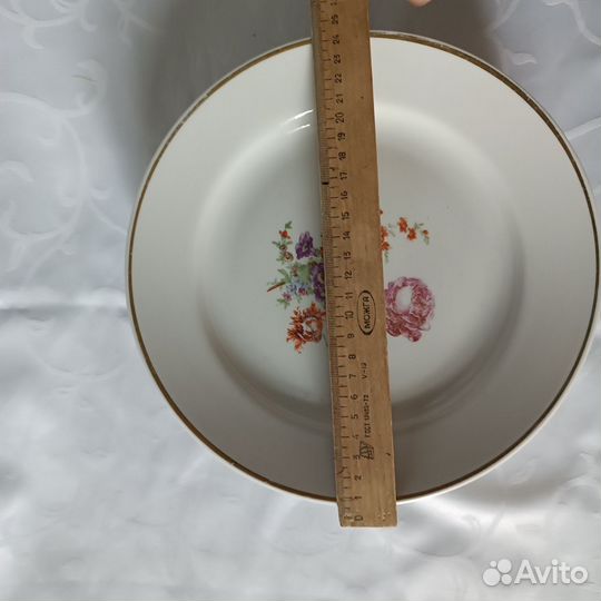 Тарелки большие плоские обеденные