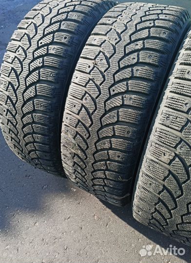 Bridgestone Blizzak Spike-01 225/60 R17