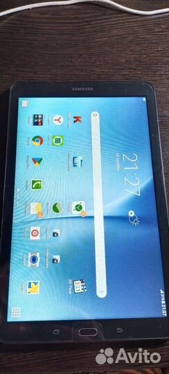 Планшет Samsung с защитным чехлом