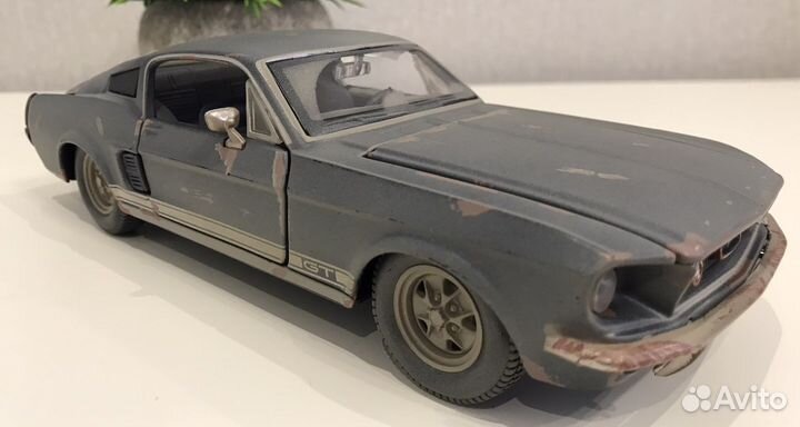 Модель автомобиля 1 24