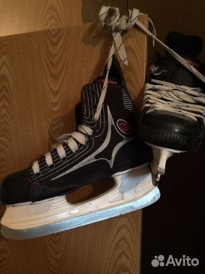 Коньки хоккейные