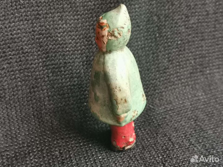 Пупс антикварный 5 см с кроваткой