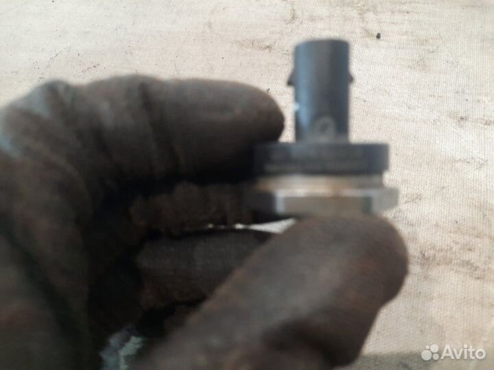 Датчик давления топлива Mercedes Gla180 X156