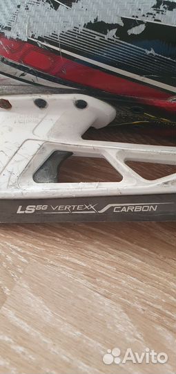 Хоккейные коньки вратаря