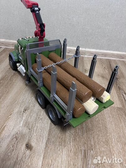 Лесовоз Bruder