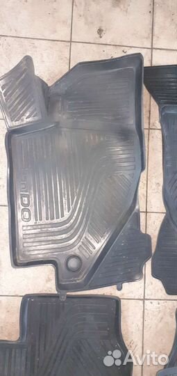 Автомобильные коврики резиновые