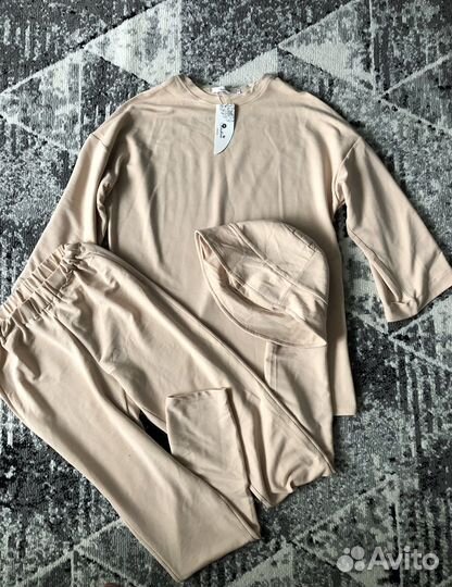 Новый костюм тройка 44 размер