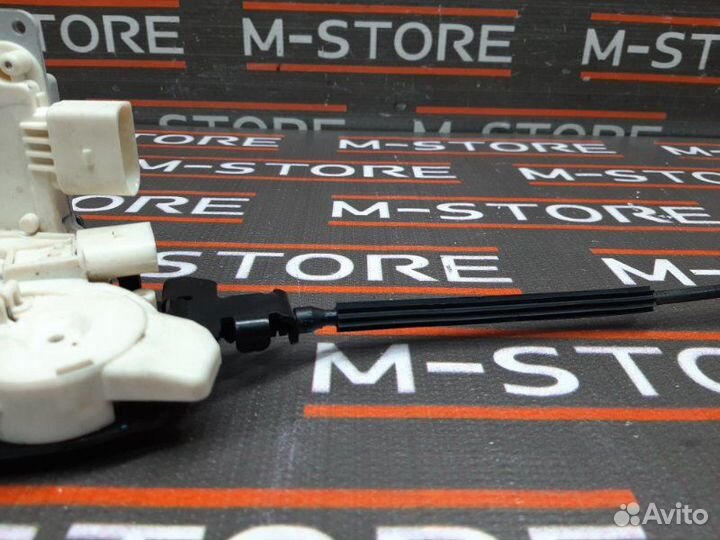 Замок двери передний правый Audi A8 4E/D3 BVJ 2008