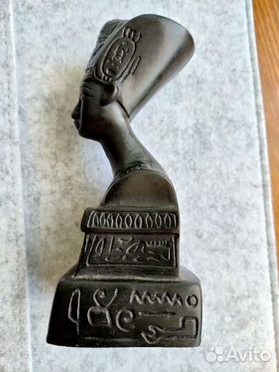 Статуэтка Нефертити из Египта