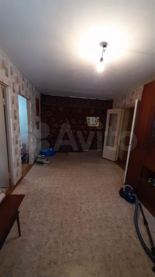 4-к. квартира, 60 м², 2/5 эт.