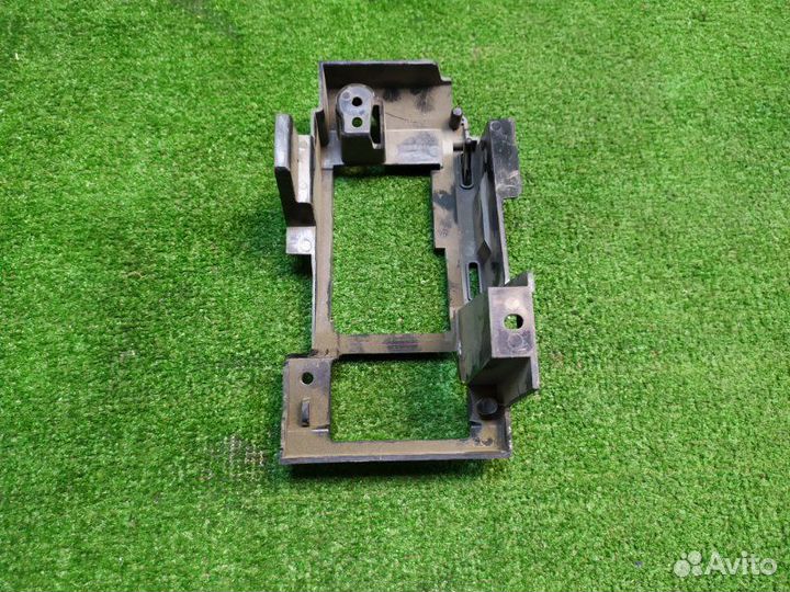 Кронштейн Nissan Teana 2009