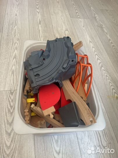 Железная дорога IKEA 61 эл-т, 19 вагон, 2 свет-р