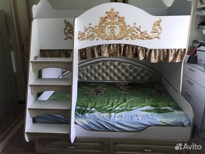 Двухъярусная кровать