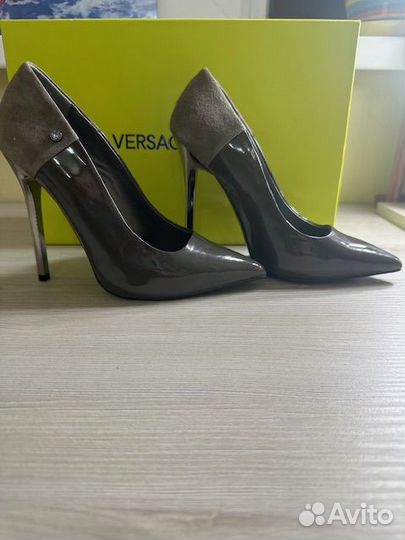 Туфли женские 35 - 36 размер Versace Jeans