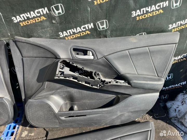 Обшивка двери передней левой Honda Civic