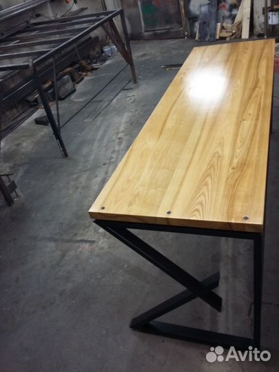 Письменный стол