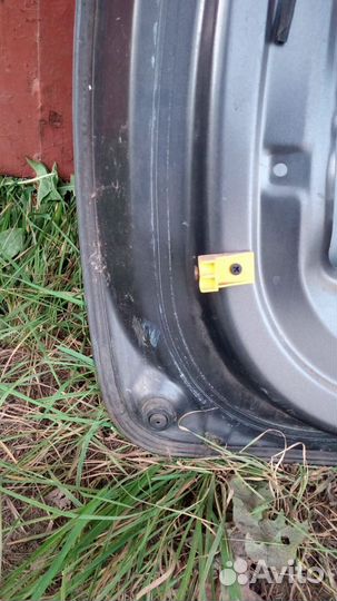 Дверь багажника Nissan Primera w10