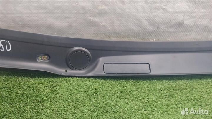 Решетка стеклоочистителей Peugeot Expert 2010