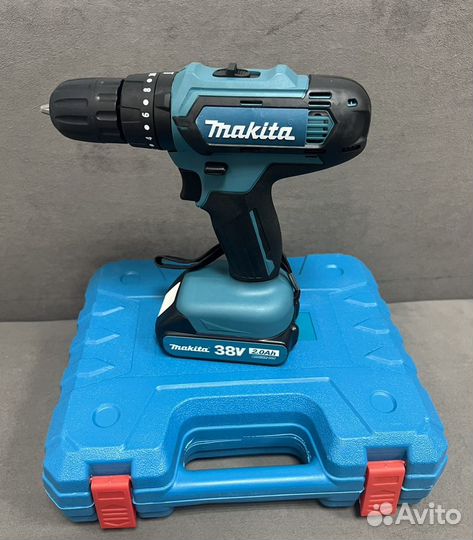 Ударный шуруповерт Makita 38 V + оснастка