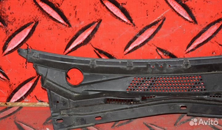 Жабо левая часть Pajero Sport 2