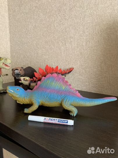 Игрушка динозавр большой