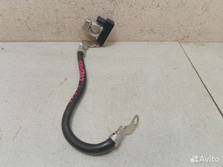 Клемма аккумулятора