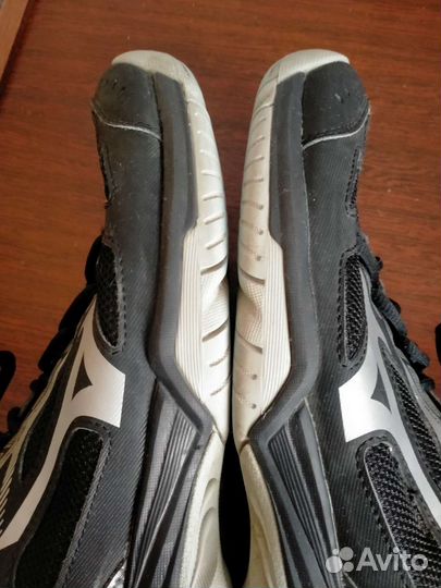 Волейбольные кроссовки mizuno