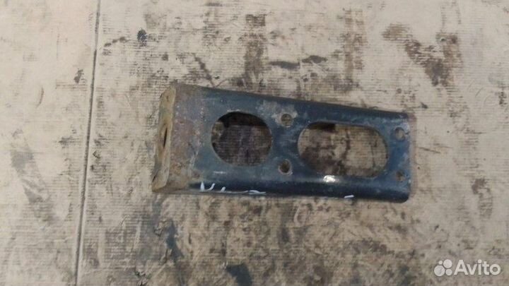 Кронштейн амортизатора правый Man Tgl Tgm