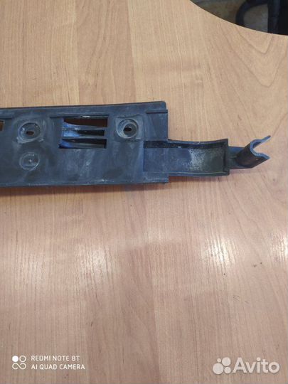 Кронштейн бампера задний правый Volkswagen Passat