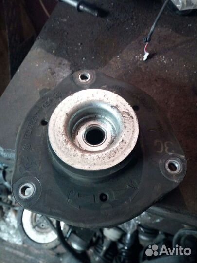 Опора стойки Фольксваген Шкода