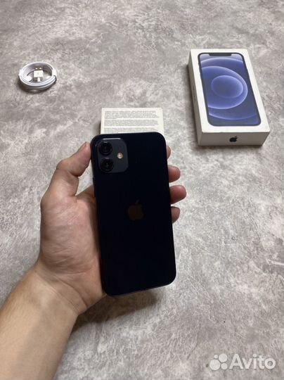 iPhone 12, 64 ГБ