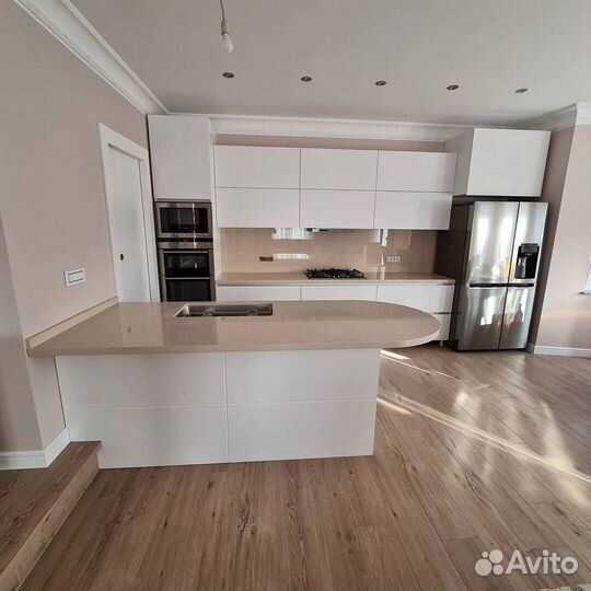 Кухонный гарнитур прямой матовый