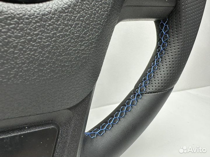 Кожаный руль Барс ваз 2107/Нива (синяя строчка)