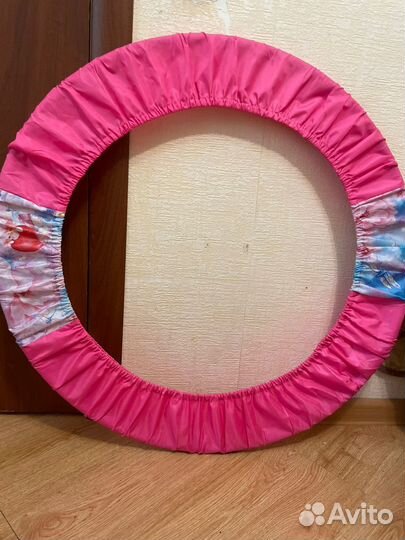 Для гимнастики обруч, скакалка и мячи