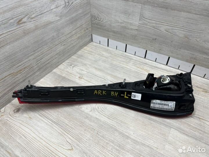 Фонарь задний внутренний левый Renault Arkana