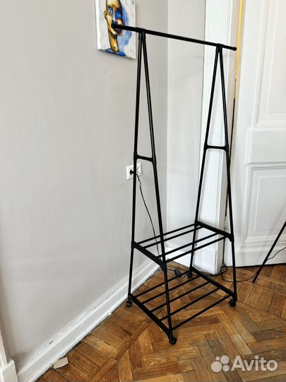Вешалка напольная для одежды