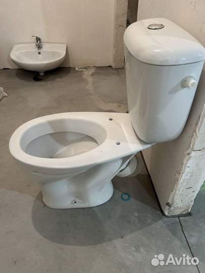 Унитаз от застройщика новый