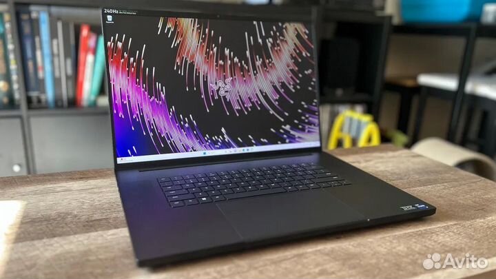 Razer Blade 18 i9 13950HX RTX 4060 32gb 2.5K 240Hz