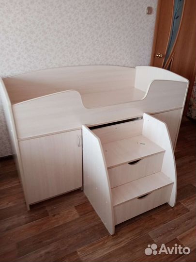 Детская кровать от 3 лет б/у,без матраса