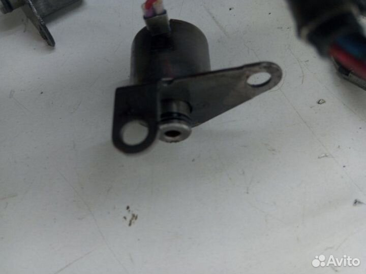 Соленоид АКПП Nissan Bluebird SU13 CD20 1995