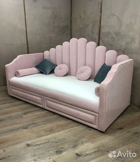 Кровать детская с бортиком