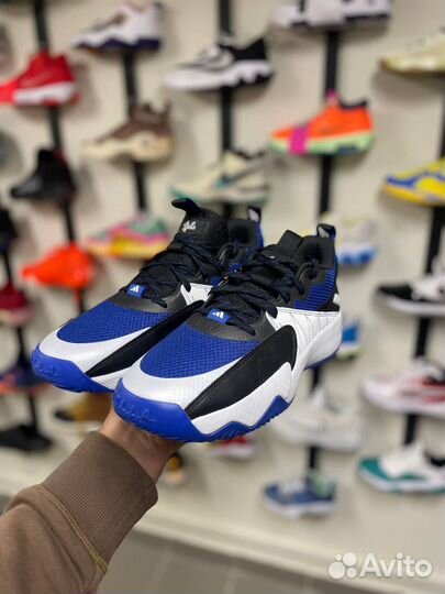 Баскетбольные кроссовки adidas dame certified 11.5