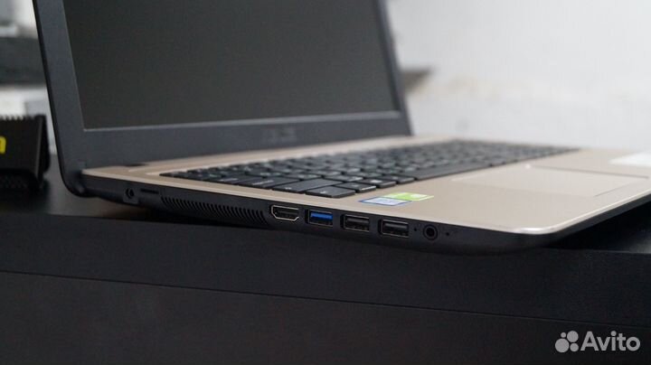 Игровой ноутбук Asus (i3/8GB/nvidia/SSD/гарантия)