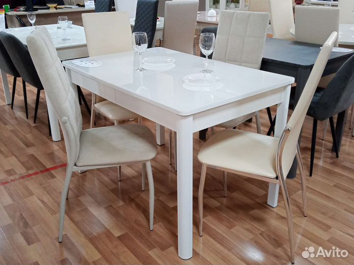 Столы и стулья