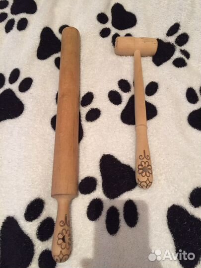 Скалка деревянная и молоток для отбивания