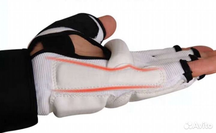 Спортивные перчатки