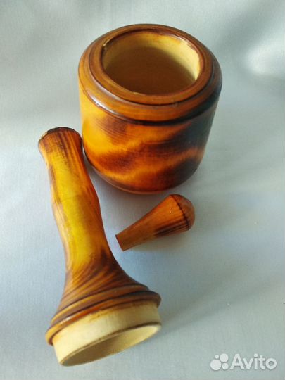 Сувенирный набор из дерева: графин с 6 рюмками