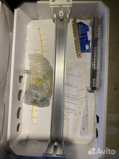 Щиток ЩРВ-П-18 IEK (почти новый)