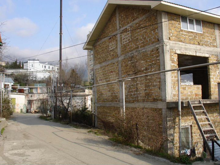 Дом 247 м² на участке 6 сот.