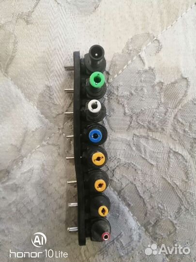 Универсальное зарядное устройство для ноутбука